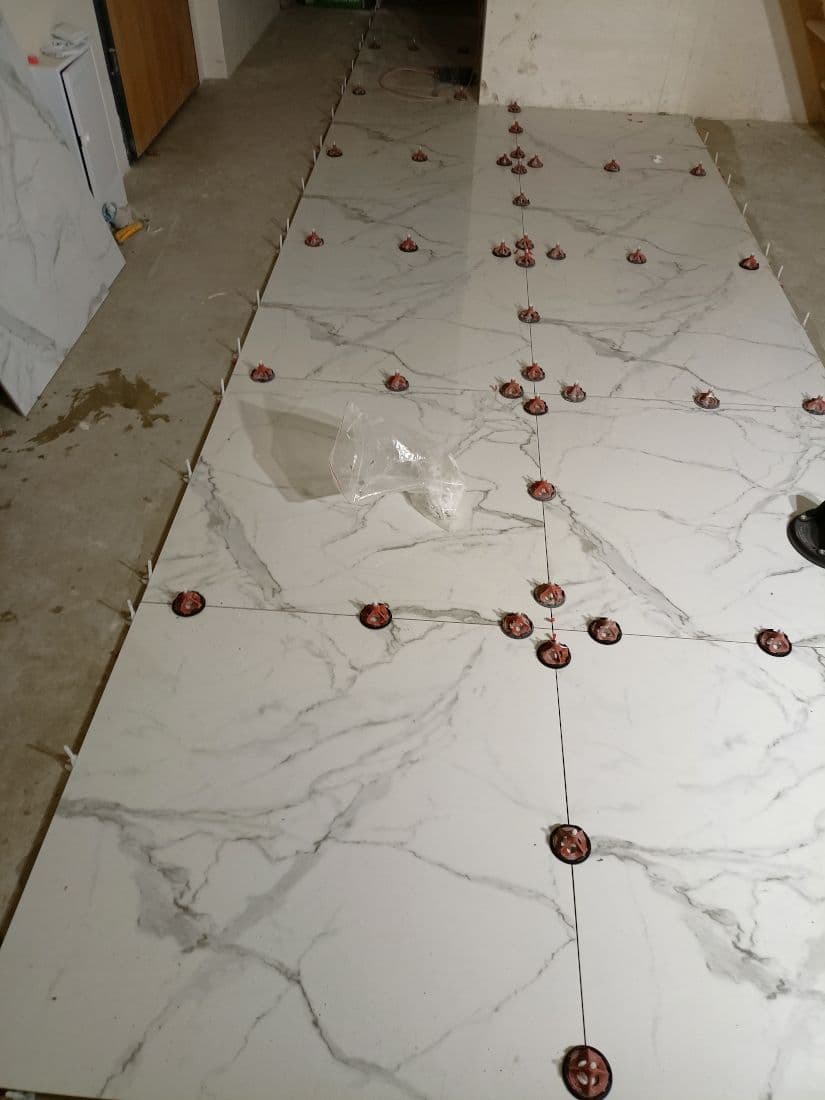 Panele podłogowe i parkiet Lublin – montaż i wykończenie